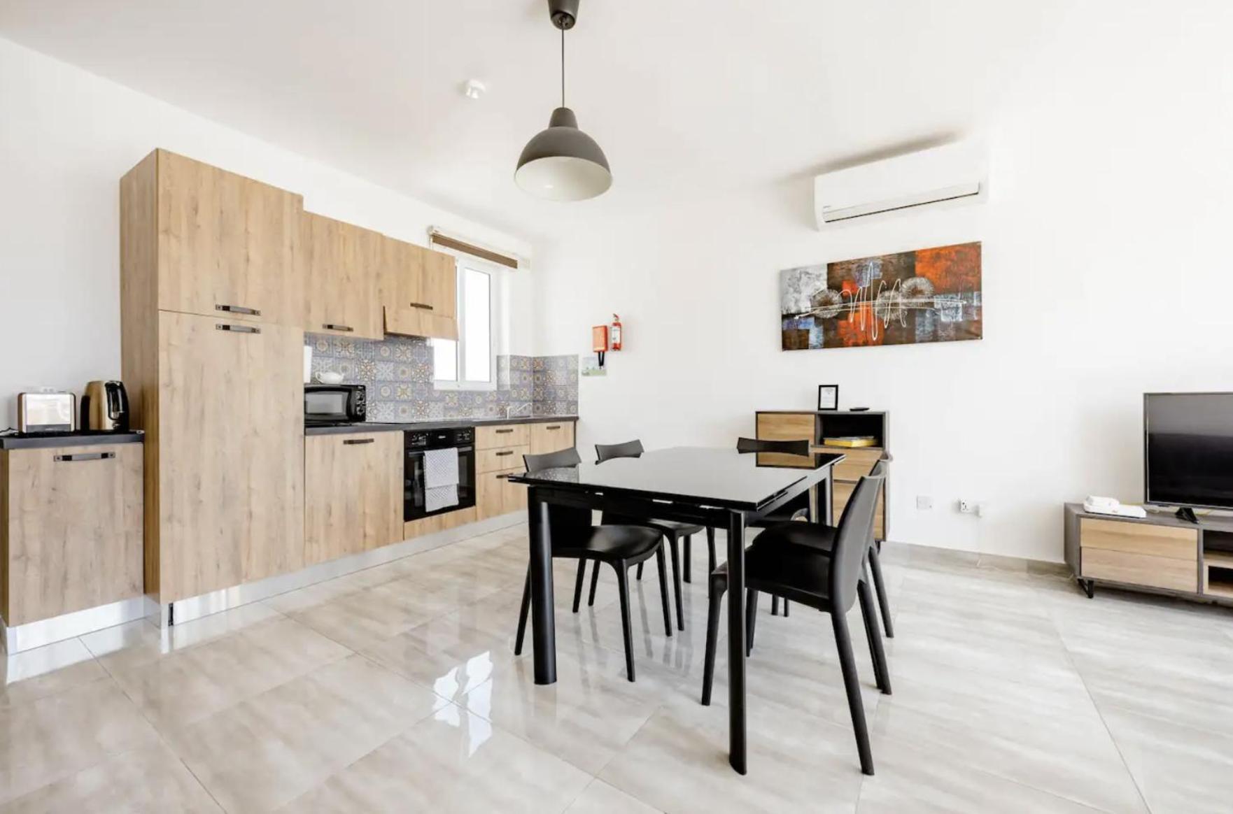 F12 Room 2, Private Room Two Single Beds Privated Bathroom In Shared Flat Msida Zewnętrze zdjęcie